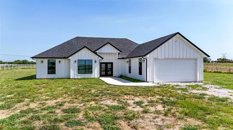 12480 Doyle Rd, Krum, TX 76249