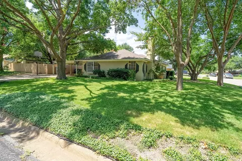 113 Diane Dr, Sanger, TX 76266