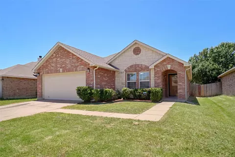 813 Crystal Dr, Burleson, TX 76028