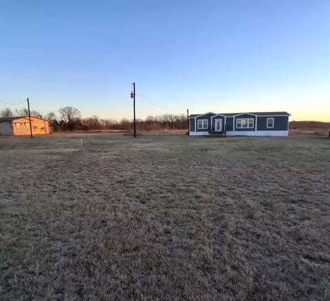 136 County Road 44480, Paris, TX 75462