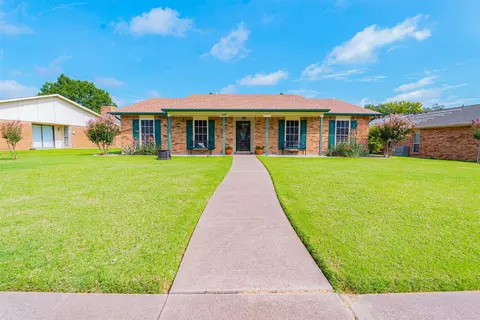 1111 Warwick Dr, Mesquite, TX 75150