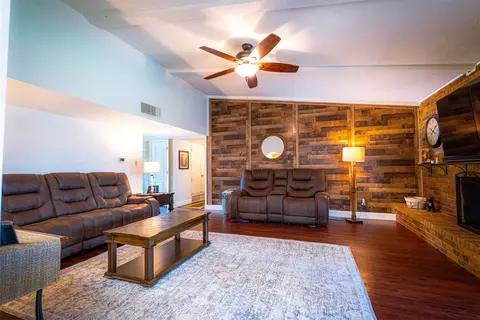 1111 Warwick Dr, Mesquite, TX 75150 photo 4