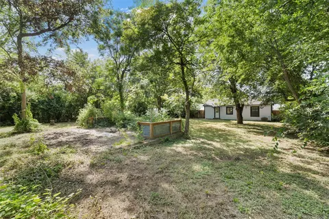 Exterior - 1217 Frost Ave, Waco, TX 76708 photo 4 of 6