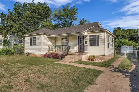 Exterior - 2805 Lyle Ave, Waco, TX 76708 photo 4 of 5
