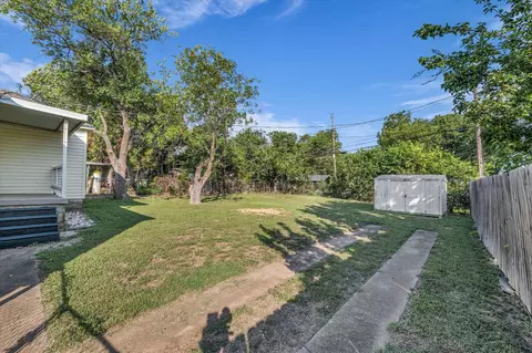 Exterior - 2805 Lyle Ave, Waco, TX 76708 photo 5 of 5