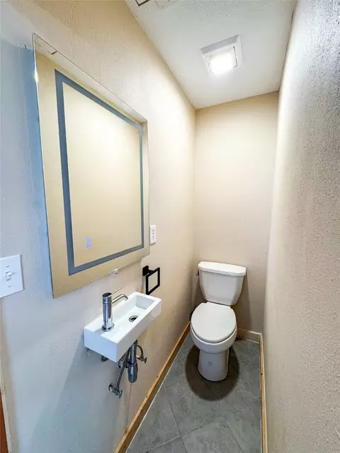 Bath - 107 Union Ave, Rule, TX 79547 photo 1 of 4