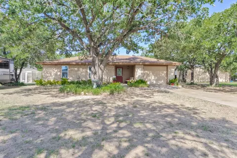 1801 Country Club Rd, Bowie, TX 76230