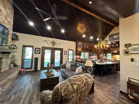 Living - 125 Drake Ct, Comanche, TX 76442 photo 4 of 4