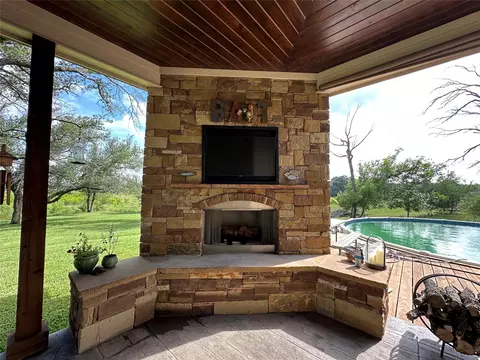 Exterior - 125 Drake Ct, Comanche, TX 76442 photo 6 of 17