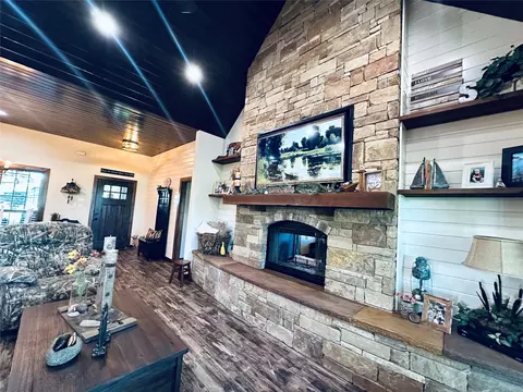 Living - 125 Drake Ct, Comanche, TX 76442 photo 2 of 4