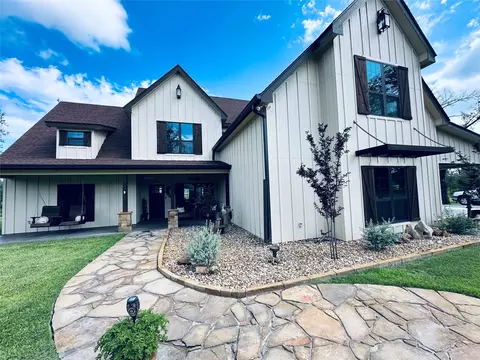 Exterior - 125 Drake Ct, Comanche, TX 76442 photo 3 of 17