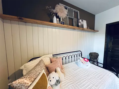 Bedroom - 125 Drake Ct, Comanche, TX 76442 photo 3 of 5
