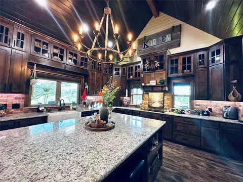 Kitchen - 125 Drake Ct, Comanche, TX 76442 photo 4 of 6