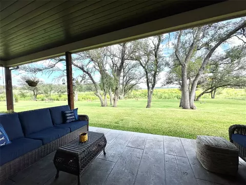 Exterior - 125 Drake Ct, Comanche, TX 76442 photo 7 of 17