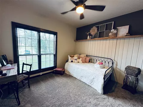 Bedroom - 125 Drake Ct, Comanche, TX 76442 photo 2 of 5