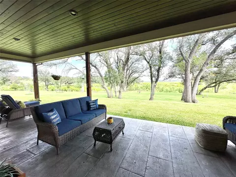 Exterior - 125 Drake Ct, Comanche, TX 76442 photo 8 of 17