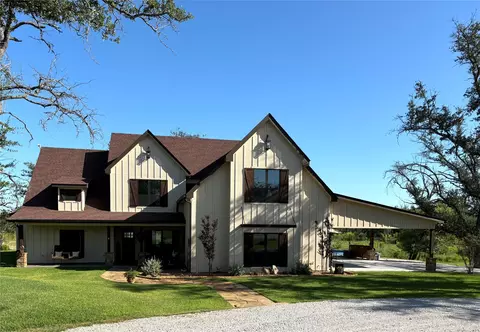 125 Drake Ct, Comanche, TX 76442