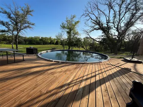 Exterior - 125 Drake Ct, Comanche, TX 76442 photo 4 of 17