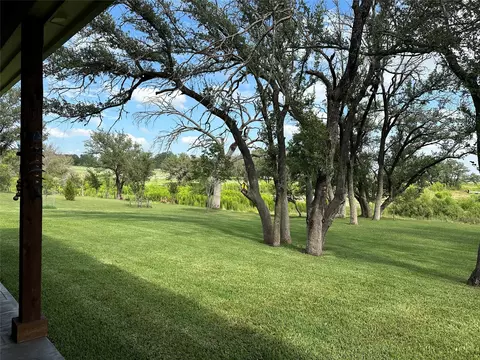 Exterior - 125 Drake Ct, Comanche, TX 76442 photo 9 of 17