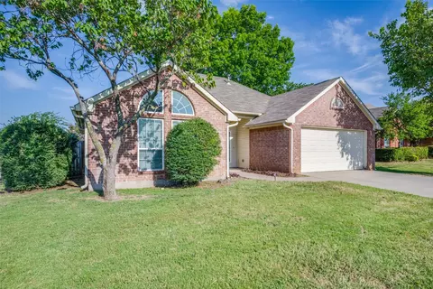 301 Mack Dr, Denton, TX 76209