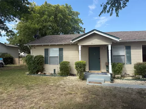 219 Church St, Desoto, TX 75115