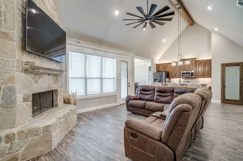Living - 1053 Tex Ln, Springtown, TX 76082 photo 2 of 2