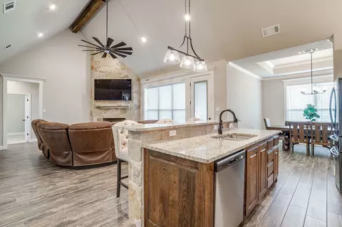 Kitchen - 1053 Tex Ln, Springtown, TX 76082 photo 2 of 4