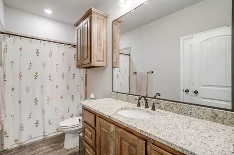 Bath - 1053 Tex Ln, Springtown, TX 76082 photo 4 of 4