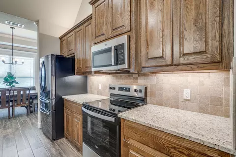 Kitchen - 1053 Tex Ln, Springtown, TX 76082 photo 4 of 4