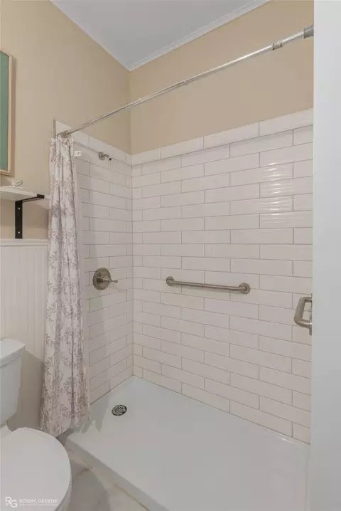 Bath - 900 Elm St, Minden, LA 71055 photo 4 of 4