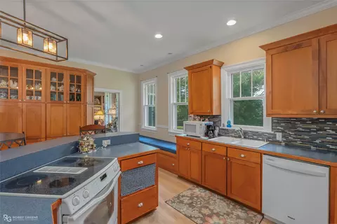Kitchen - 900 Elm St, Minden, LA 71055 photo 2 of 3