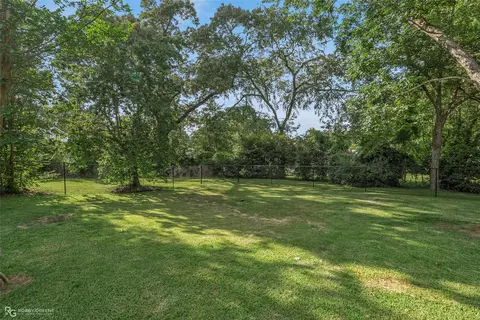 Exterior - 900 Elm St, Minden, LA 71055 photo 10 of 13