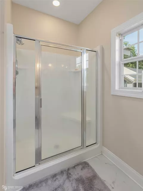 Bath - 900 Elm St, Minden, LA 71055 photo 2 of 4