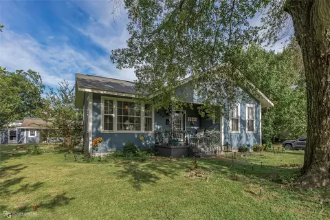 Exterior - 900 Elm St, Minden, LA 71055 photo 3 of 13
