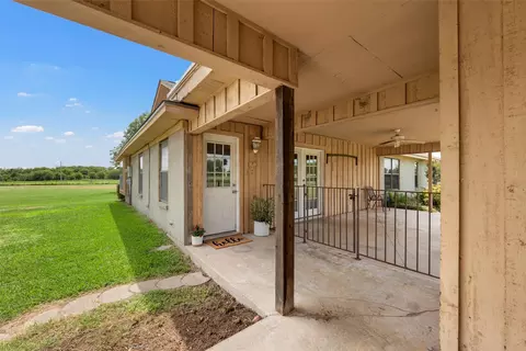 Exterior - 11307 China Spring Rd, Waco, TX 76708 photo 5 of 6
