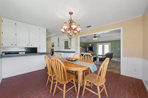 Dining - 11307 China Spring Rd, Waco, TX 76708 photo 2 of 3