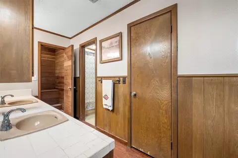 Bath - 11307 China Spring Rd, Waco, TX 76708 photo 2 of 7
