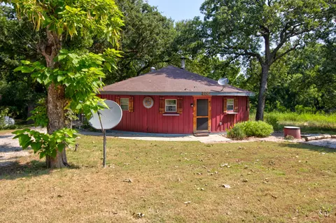 400 Oak St, Nocona, TX 76255