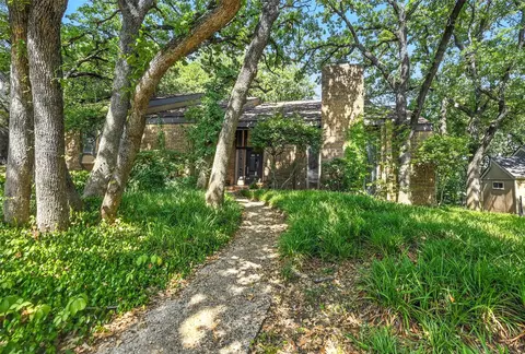 2200 Wilson Dr, Arlington, TX 76011