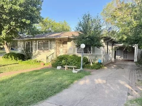 1013 Anna St, Denton, TX 76201