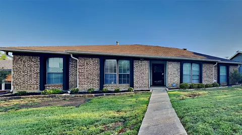 1613 Chesterfield Dr, Carrollton, TX 75007