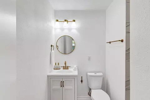 Bath - 3710 Devonshire Ct E, Irving, TX 75062 photo 5 of 6