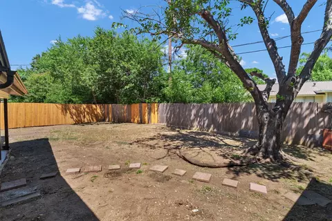 Exterior - 3710 Devonshire Ct E, Irving, TX 75062 photo 5 of 6