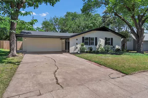 3710 Devonshire Ct E, Irving, TX 75062