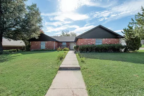 3817 Misty Meadow Dr, Fort Worth, TX 76133