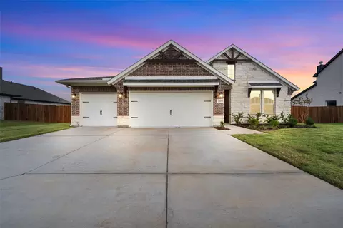 109 Pilot Dr, Caddo Mills, TX 75135