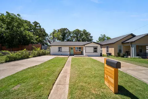 2712 E 1st St, Fort Worth, TX 76111
