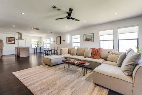1721 N Winnetka Ave, Dallas, TX 75208