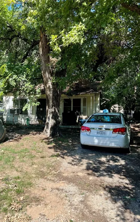 1216 Wayne St, Fort Worth, TX 76117