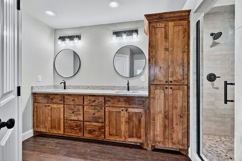 Bath - 897 W Cardinal St, Ector, TX 75439 photo 1 of 3